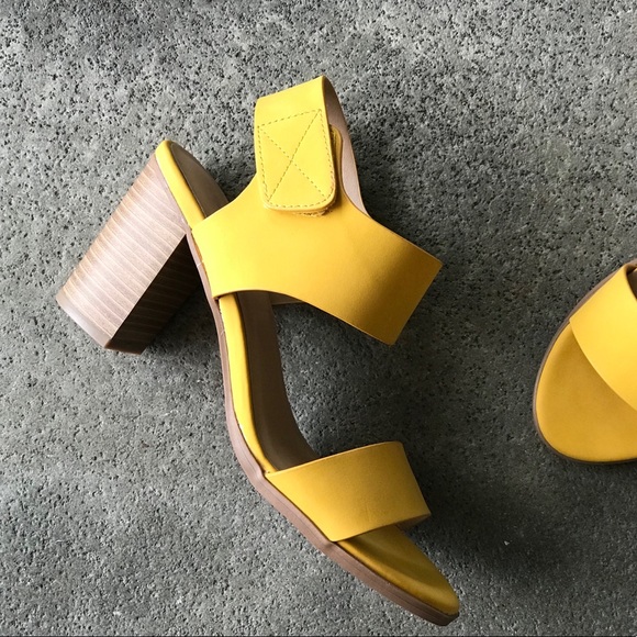 Restock! Soda Wait Yellow 3” stacked heel SANDAL - Picture 2 of 7